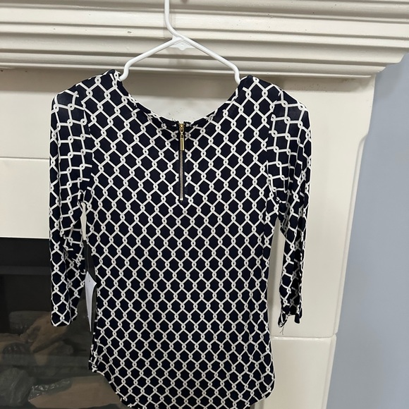 Tops - Picture 3 of 3